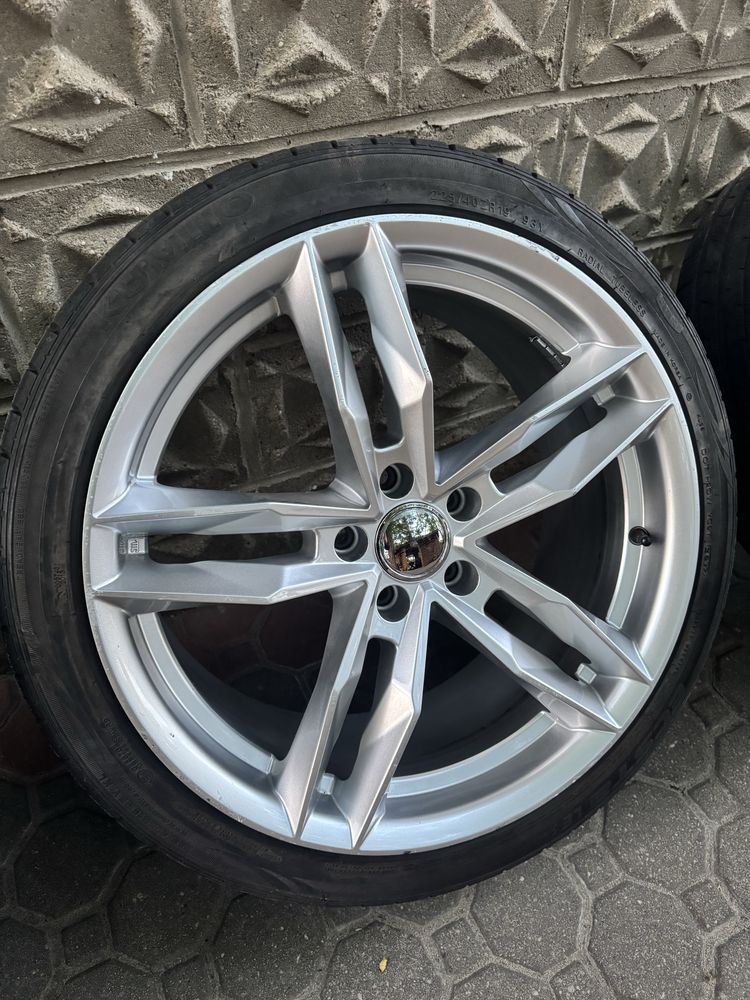 Felgi 19 wzór RS3 5x112 z oponami.