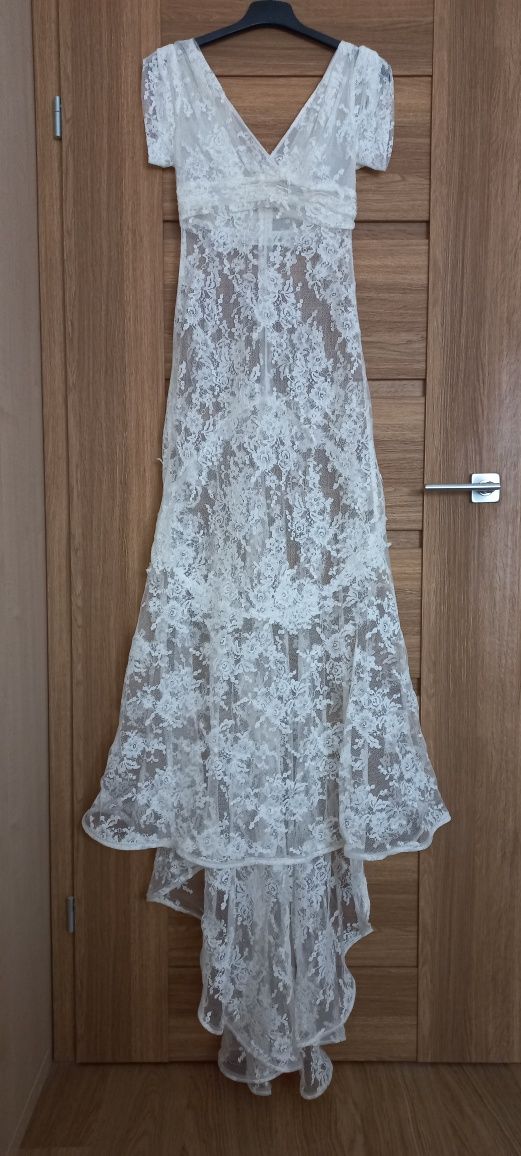 Francuska Suknia Ślubna koronkowa VINTAGE z trenem marki Cymbeline Pa