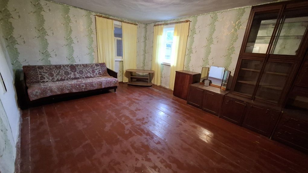 Продам пів будинка