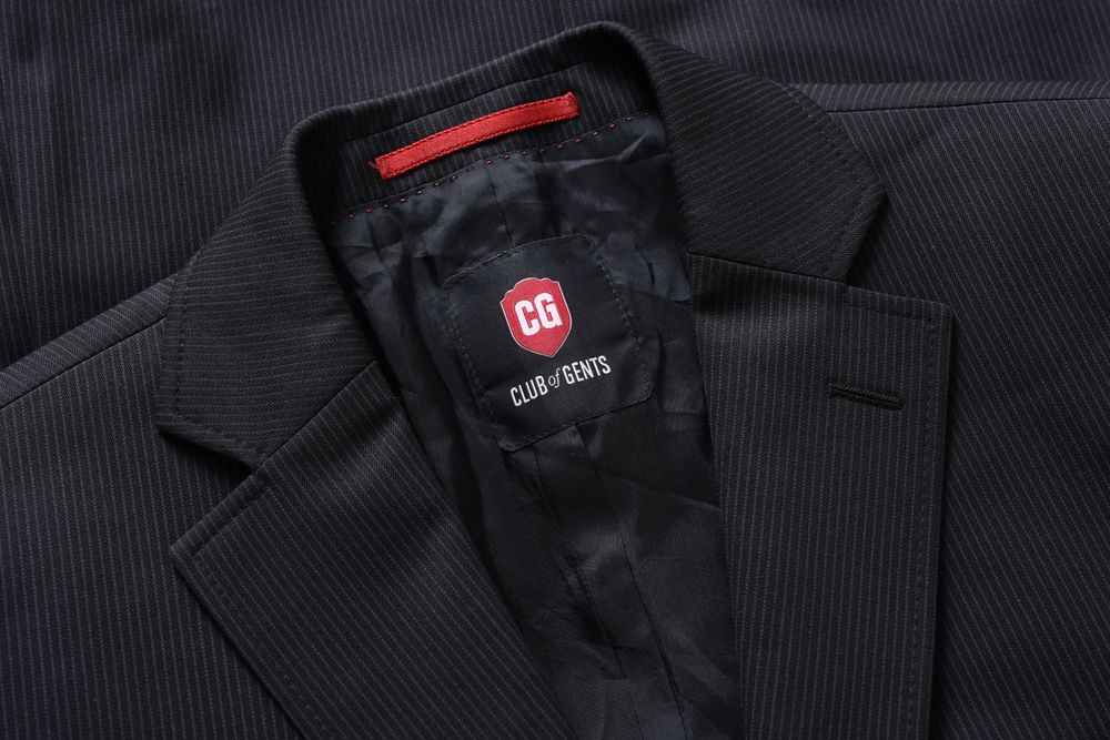 CLUB OF GENTS elegancka czarna marynarka męska w prążek 60% wełna r 46