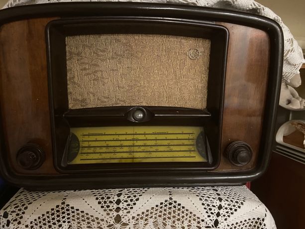 Радиоприемник ламповый  ретро 1954 г Балтика  VEF
