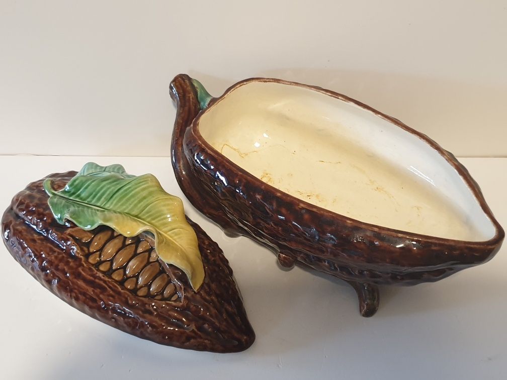 Antiga bomboneira - majolica francesa - fruto de cacau -