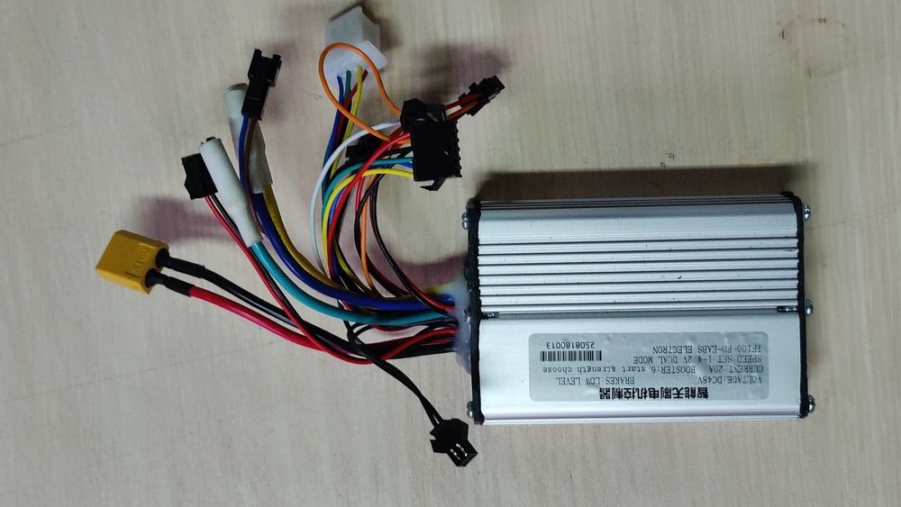 Контролер  для електросамоката Kugoo M4 і т.д.
48V 20A
Підходить для K