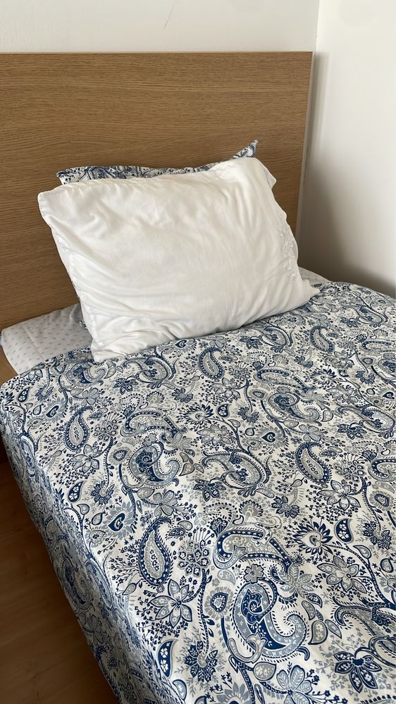 Cama de madeira ikeia
