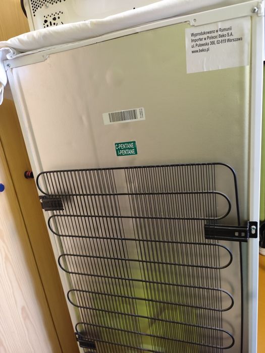 Lodówka Beko z mikrofalówką w bardzo dobrym stanie.