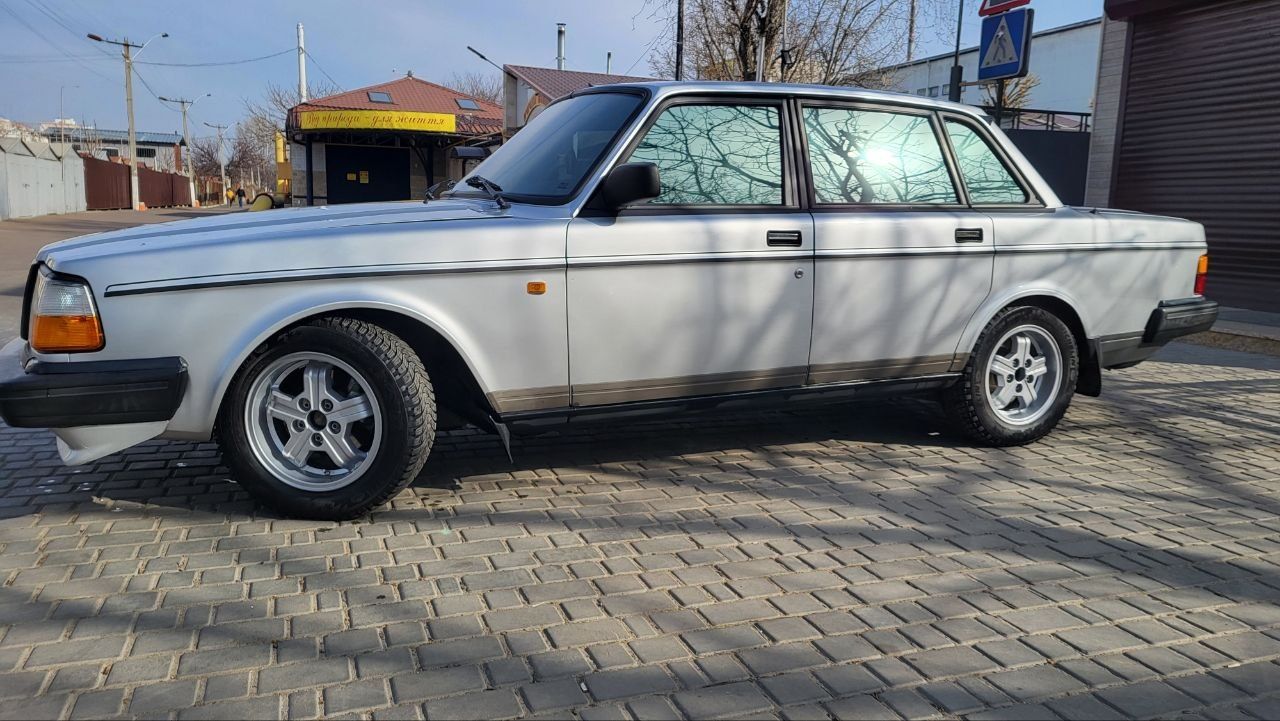 VOLVO 240 инжектор А/С.