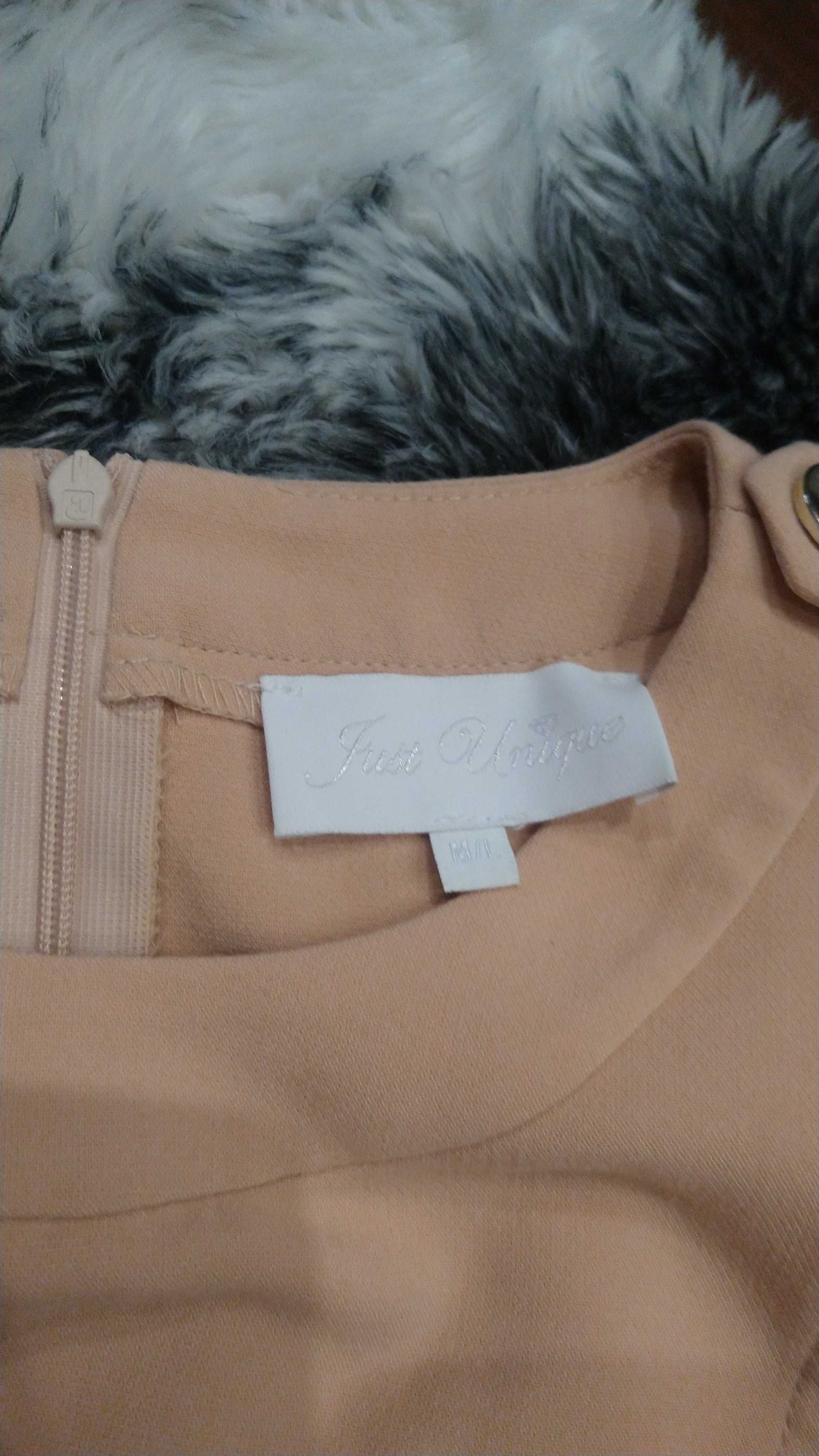 Sukienka firmy Just Unique m/l