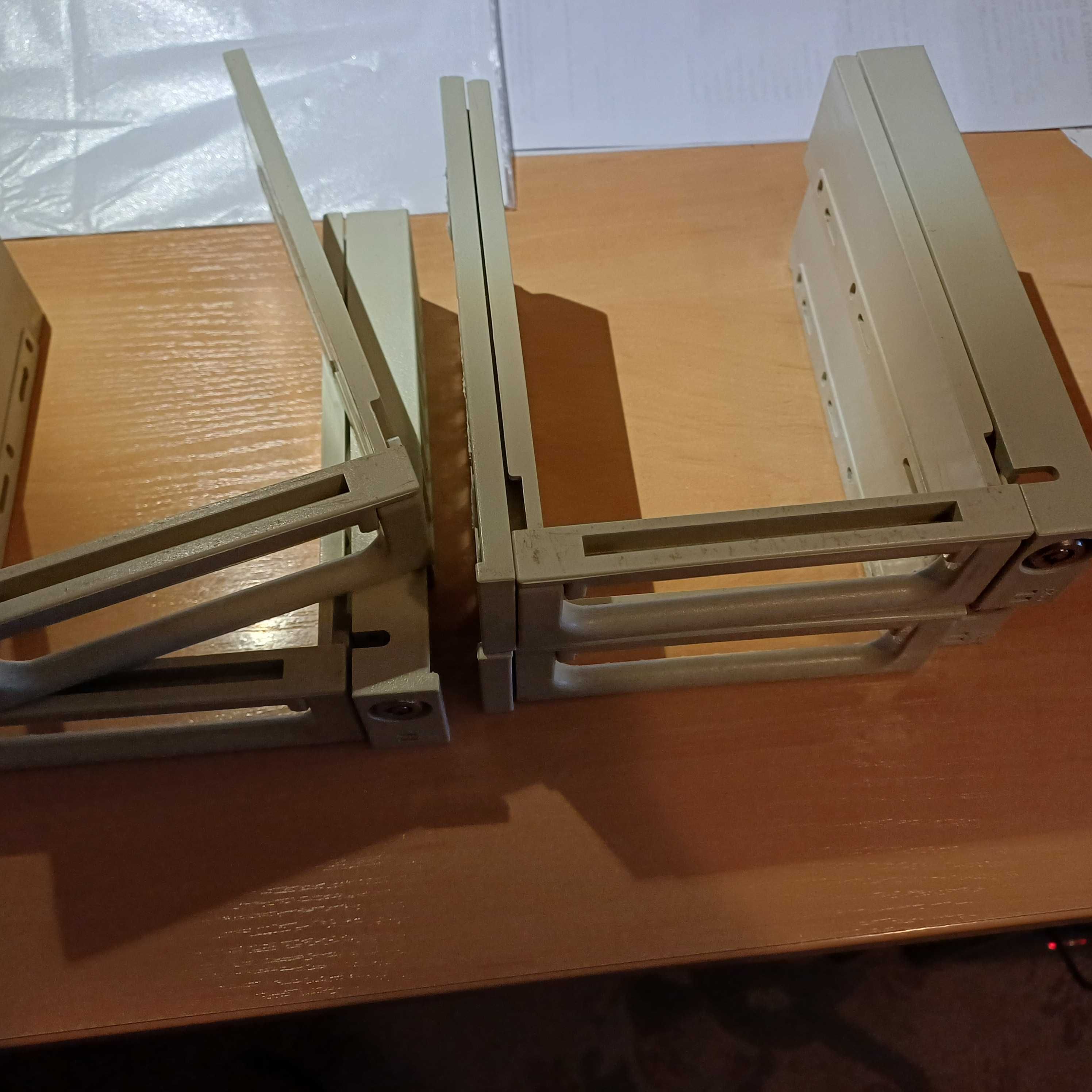Sprzedam wymienne kieszenie dysku 3,5" wysuwane z obudowy