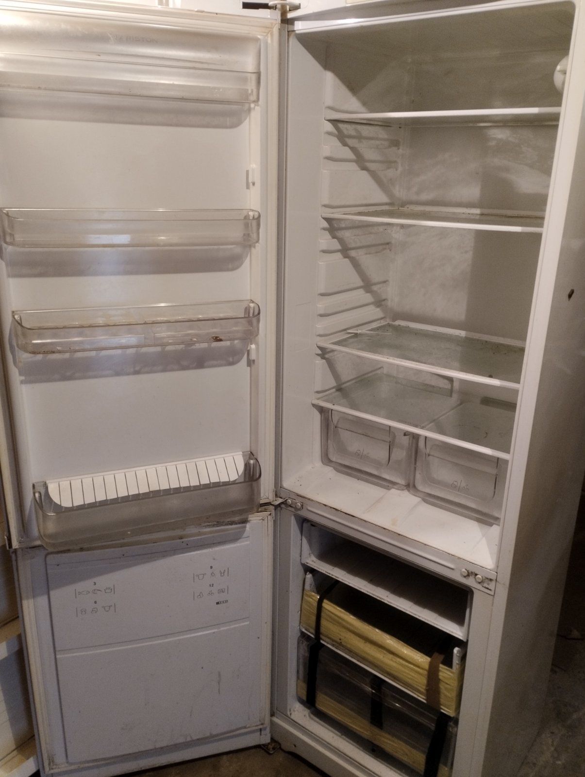 Холодильник Аристон 2 компрессорный