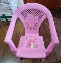 Дитячий стілець.