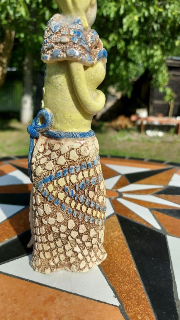 Bardzo stara zabytkowa ,  unikatowa figurka ceramiczna  ,