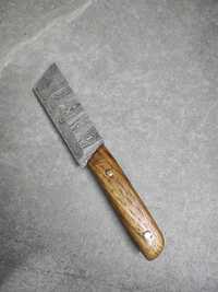 Nóż ze stali damasceńskiej