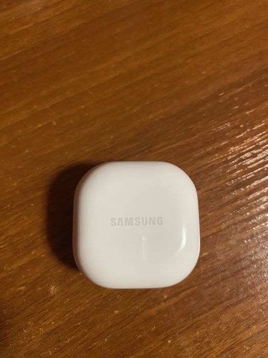 Наушники Samsung Buds FE (белые)