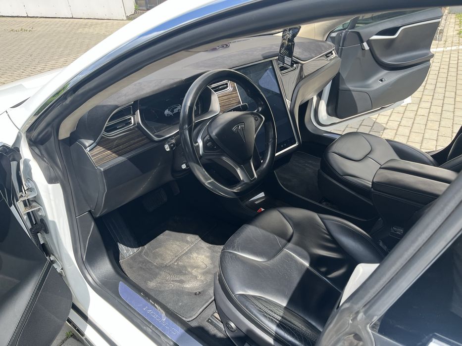 Tesla S 85 квт полный привод пневма