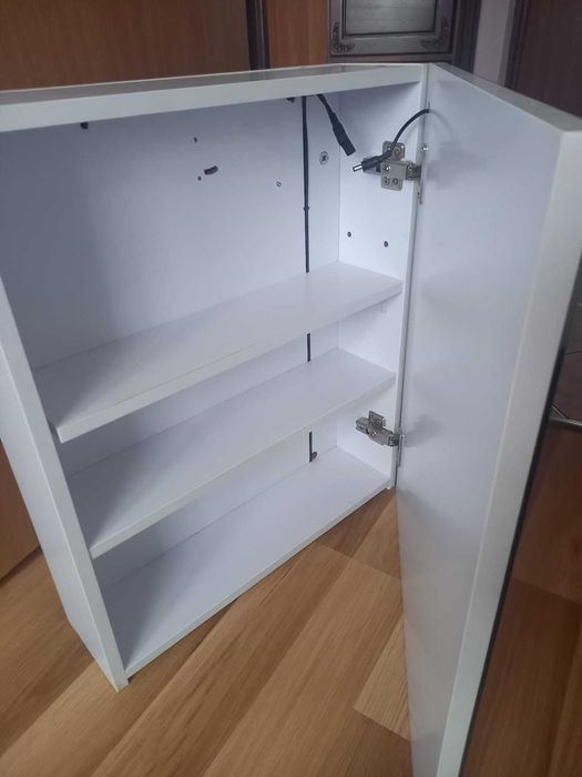 Szafka łazienkowa wisząca