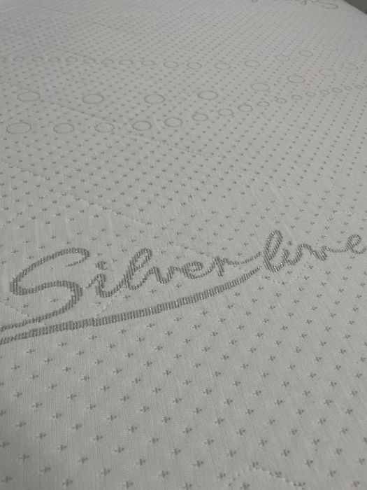 Nowoczesne łóżko zamszowe z kryształkami i materacem