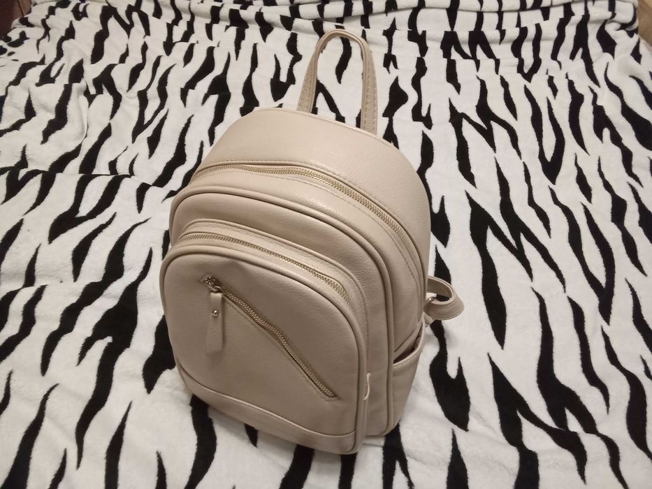 Продам женский рюкзак