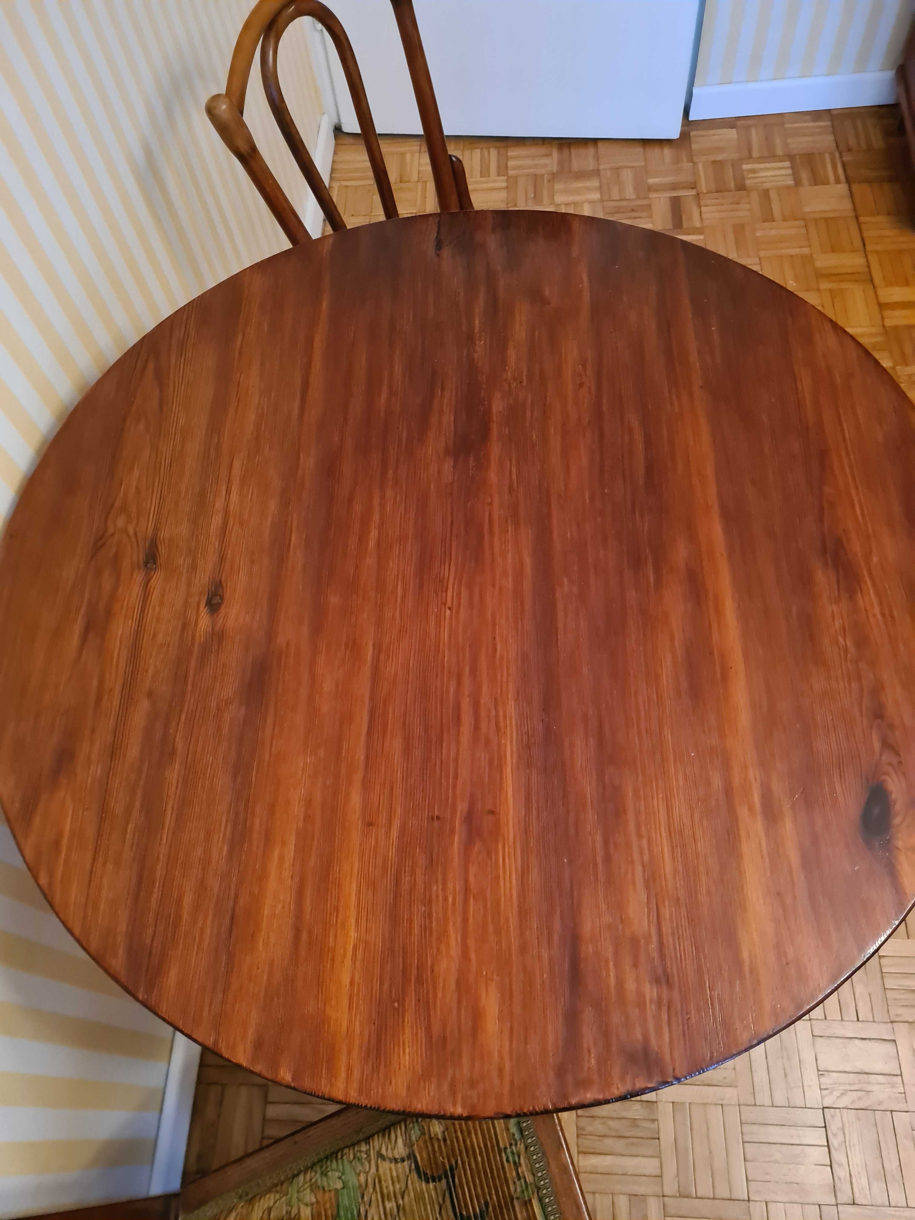 Okrągły stół drewniany