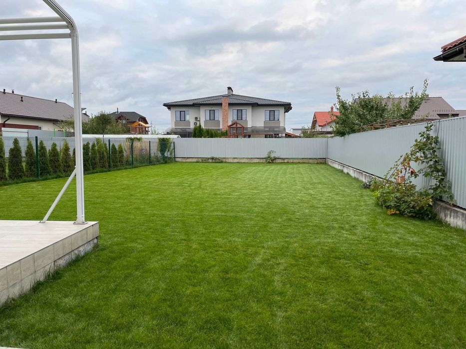 Озеленення і благоустрій территорії.