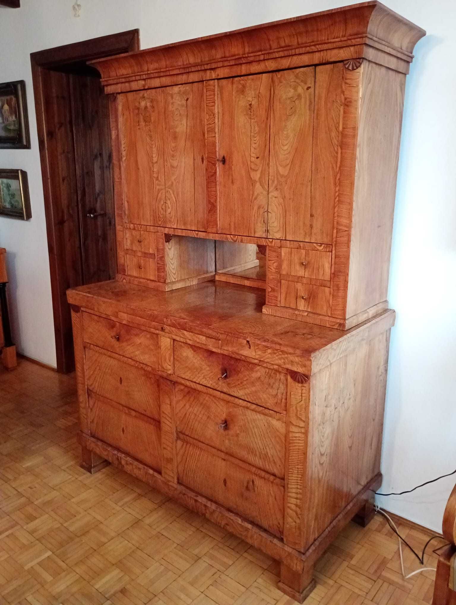 Kredens Biedermeier z XIX wieku