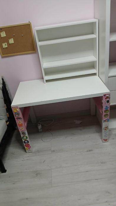 Meble do pokoju dziecięcego/ biurko