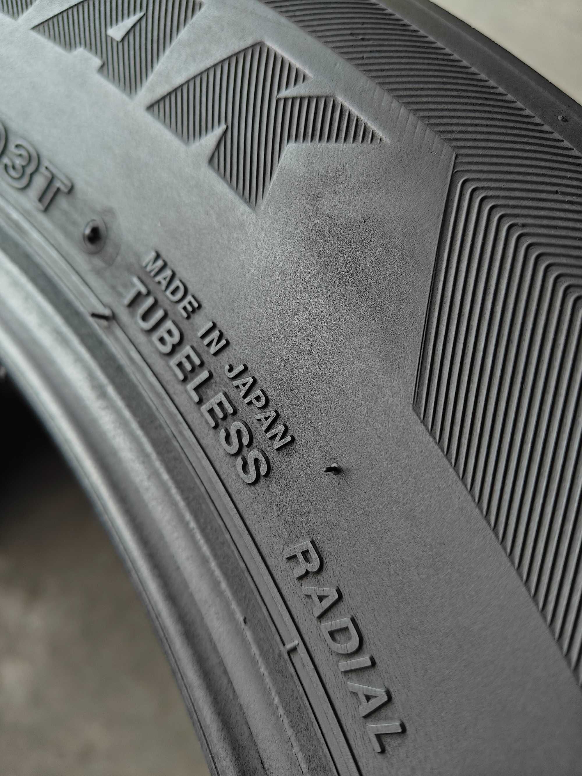 R19 245 55 шини зимові липучки Bridgestone Blizzak DM-V2 made Japan
