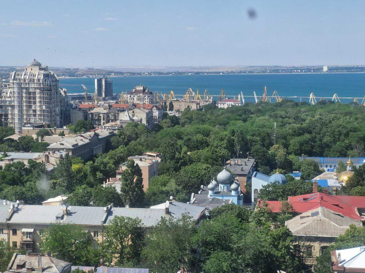 Центр Сдам трехкомнатную квартиру   возле парка Шевченка Ланжерон