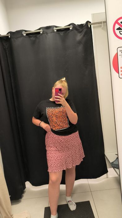 Продаю спідницю, рожевого кольору