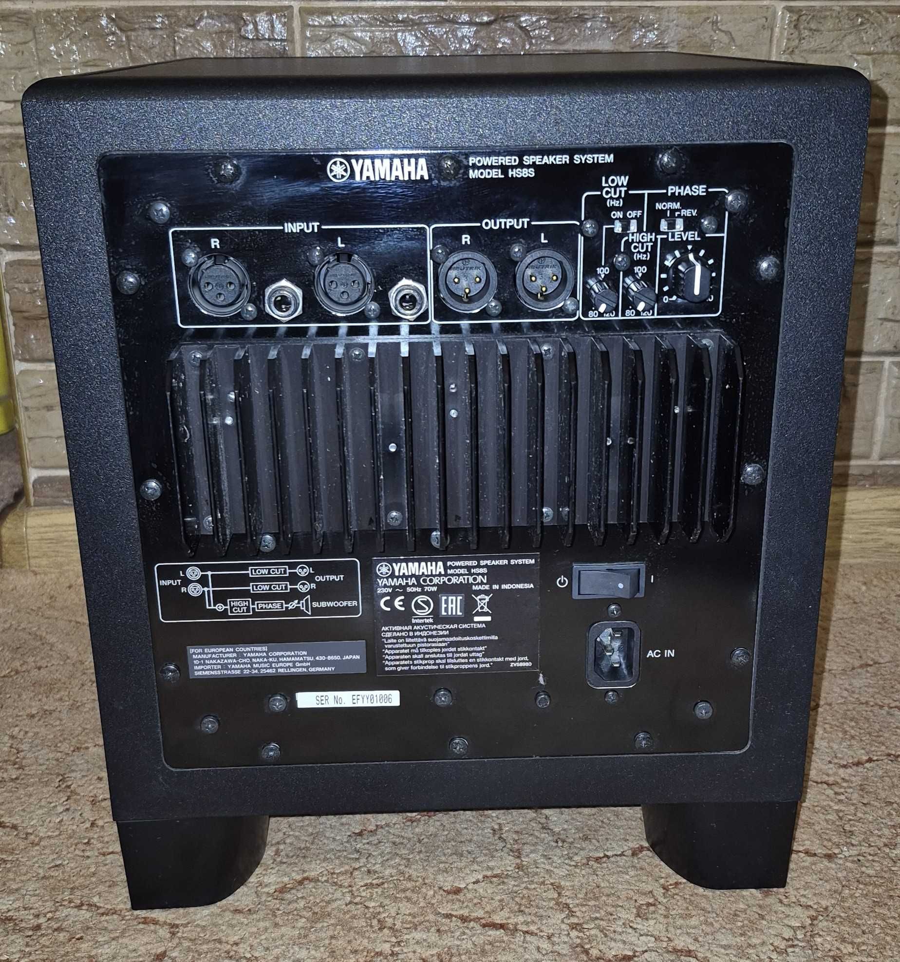 Yamaha HS8S (Активний студійний сабвуфер)