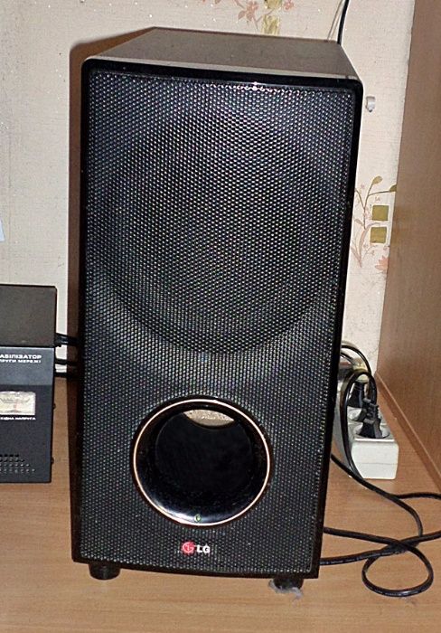 Домашний кинотеатр,блюрей,3Д саундбар.3.1 LG BB4330 A