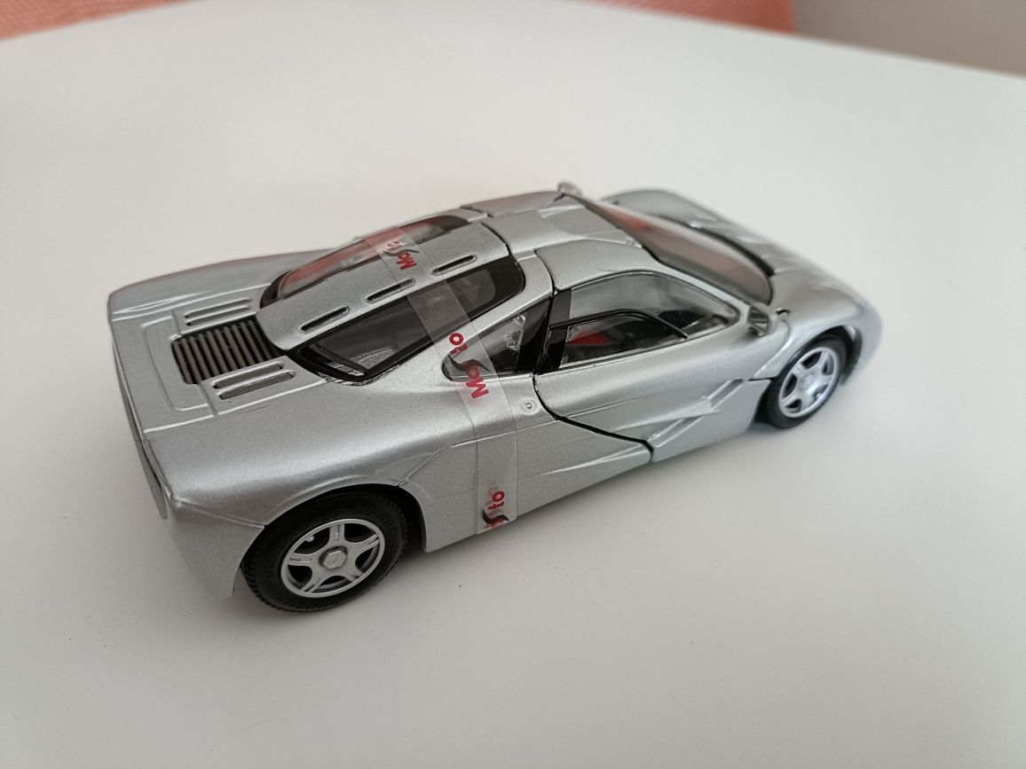 McLaren F1 (1993) escala 1/24. Novo