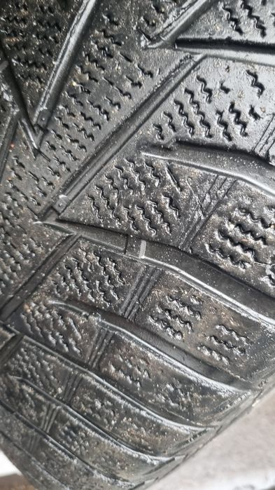 Зимова резина  245/60 R 18 Hankook Winter I*