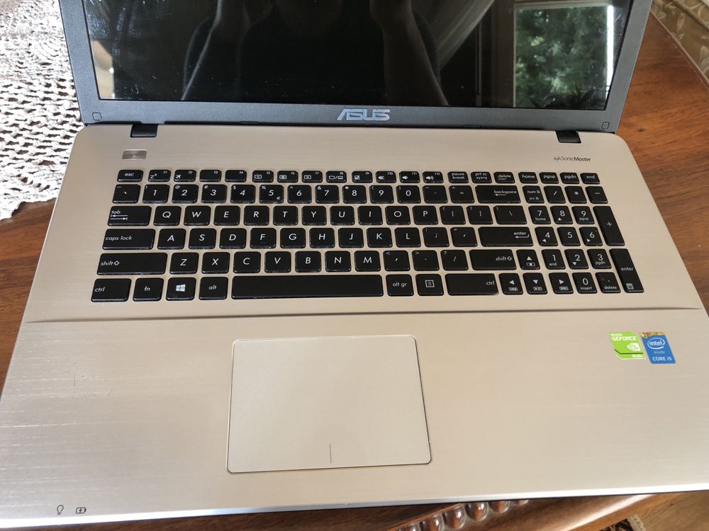Laptop Asus r752L i5 GeForce 840 17’2