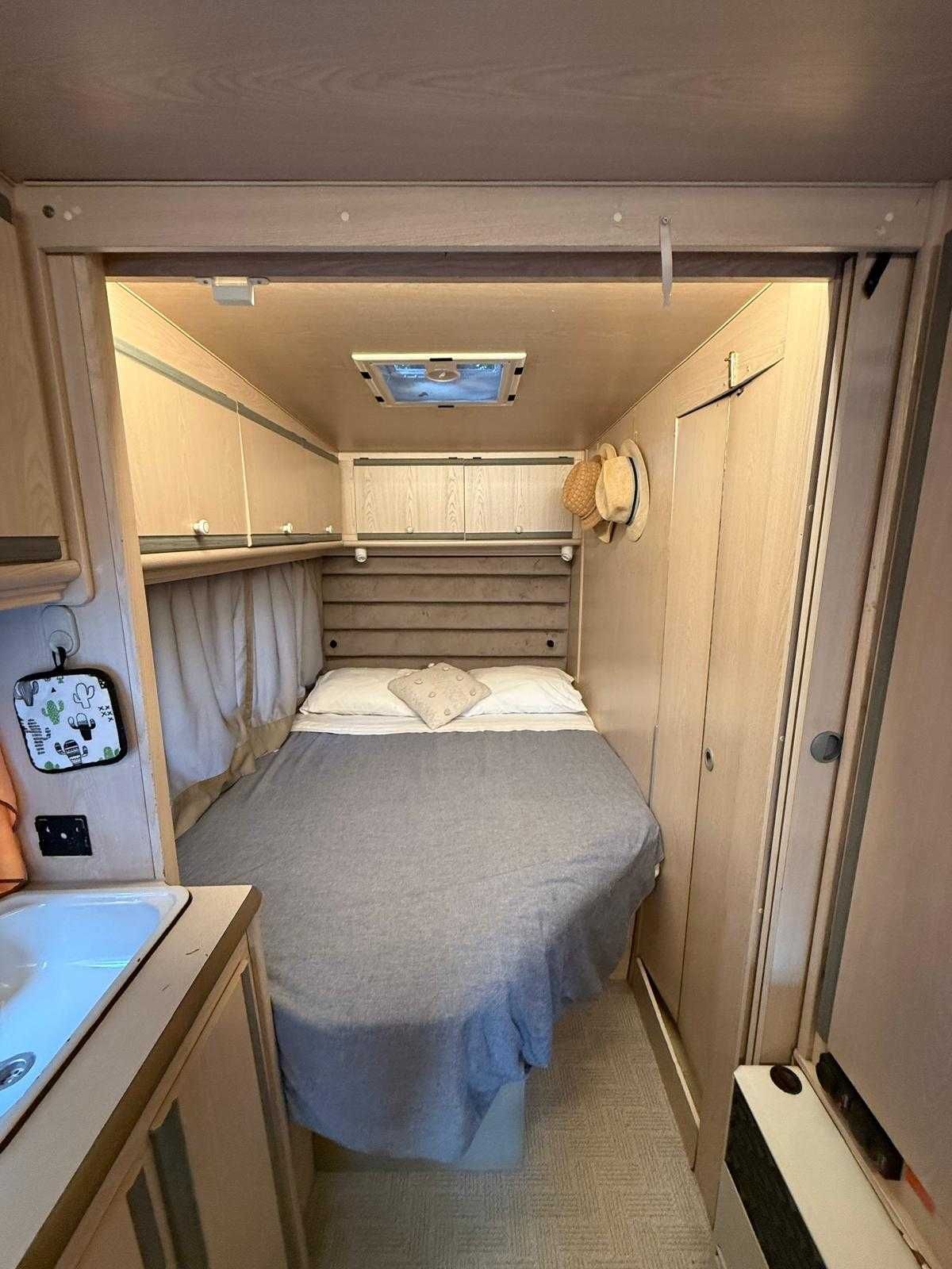 Autocaravana em bom estado de conservação