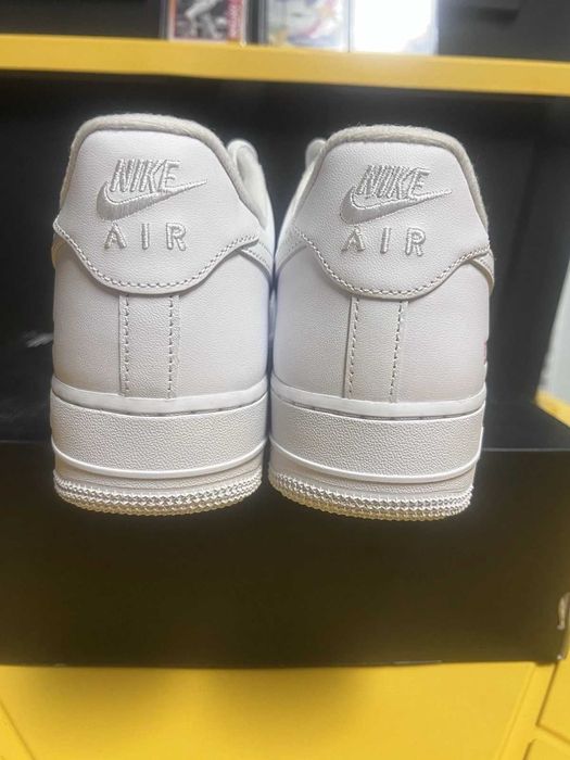 Buty meskie Nike Air Force 1 Low Supreme White R.37.5