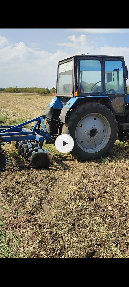 Продам трактор Т-40АМ, на ходу с документами + плуг.