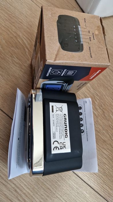 Nowy zegarek z budzikiem Grundig
