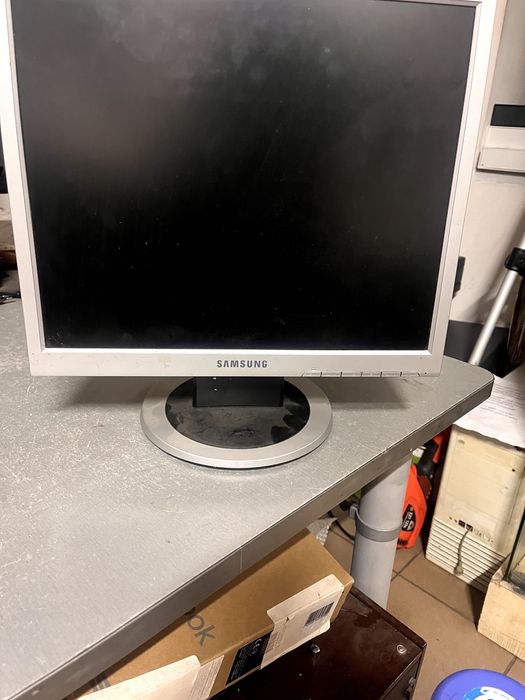 Монитор 17" Samsung 710N MJ17ASKS Серебристый