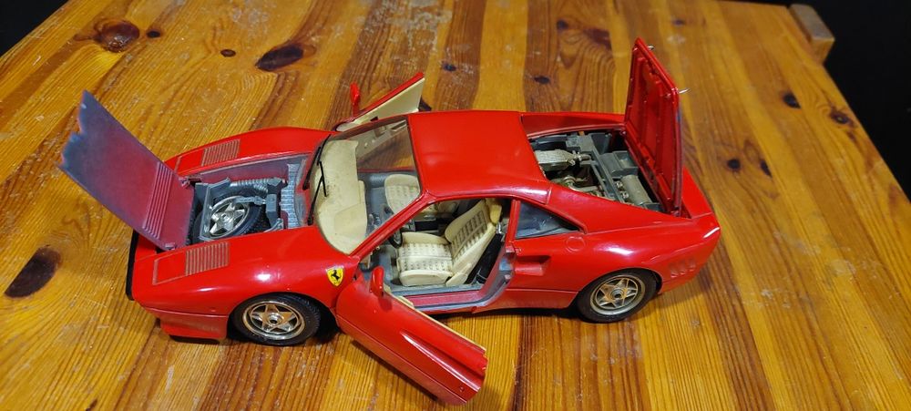 Model 1:18 Ferrari GTO Bburago