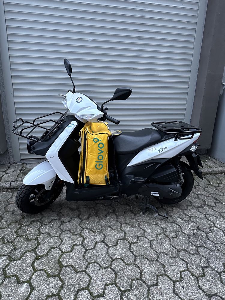 Skuter skutery wynajem na dostawy 125cc kat. B Uber Eats Bolt Wolt