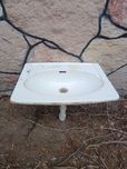 Umywalka ceramiczna z odplywem