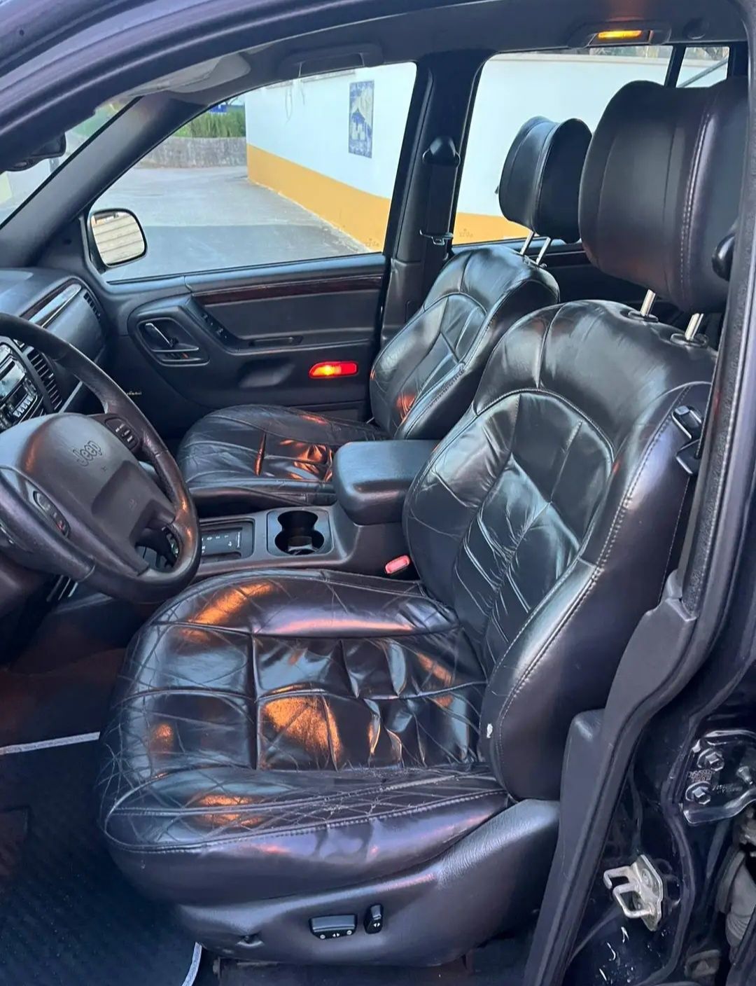 Jeep Cherokee 3.1 Quadra-Drive/Troca.
