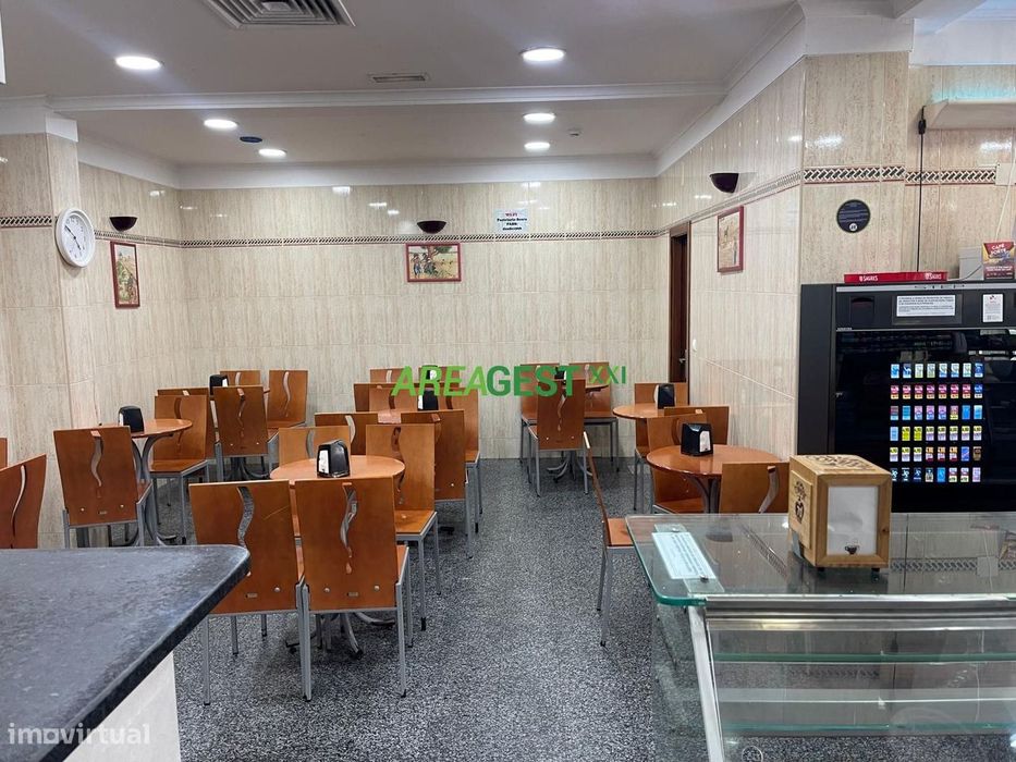 Pastelaria/ Café para Trespasse, Amadora - Mina de Água