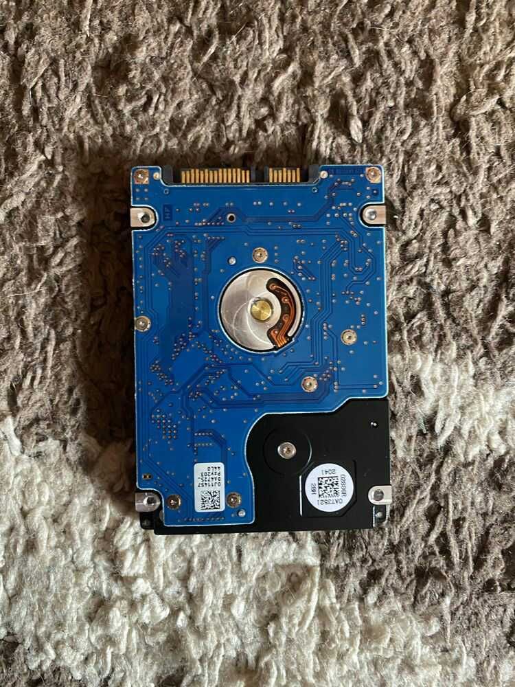 Жёсткий диск Hitachi HGST 750 Гб
