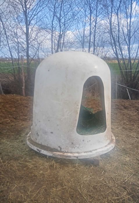 Paśnik dla koni na balot pojemnik na siano paśnik typu dzwon dla koni