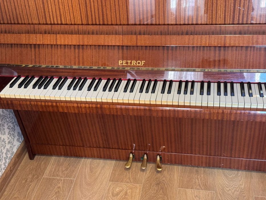 Продається вживане фортепіано