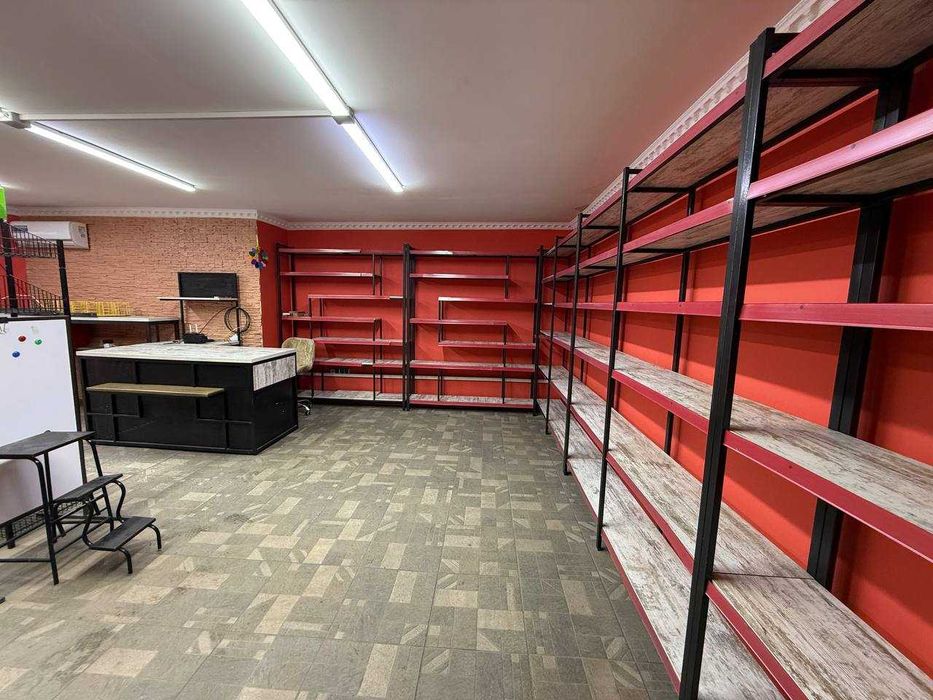 Продаж комерційного приміщення в центрі Надвірної! БАЗАР