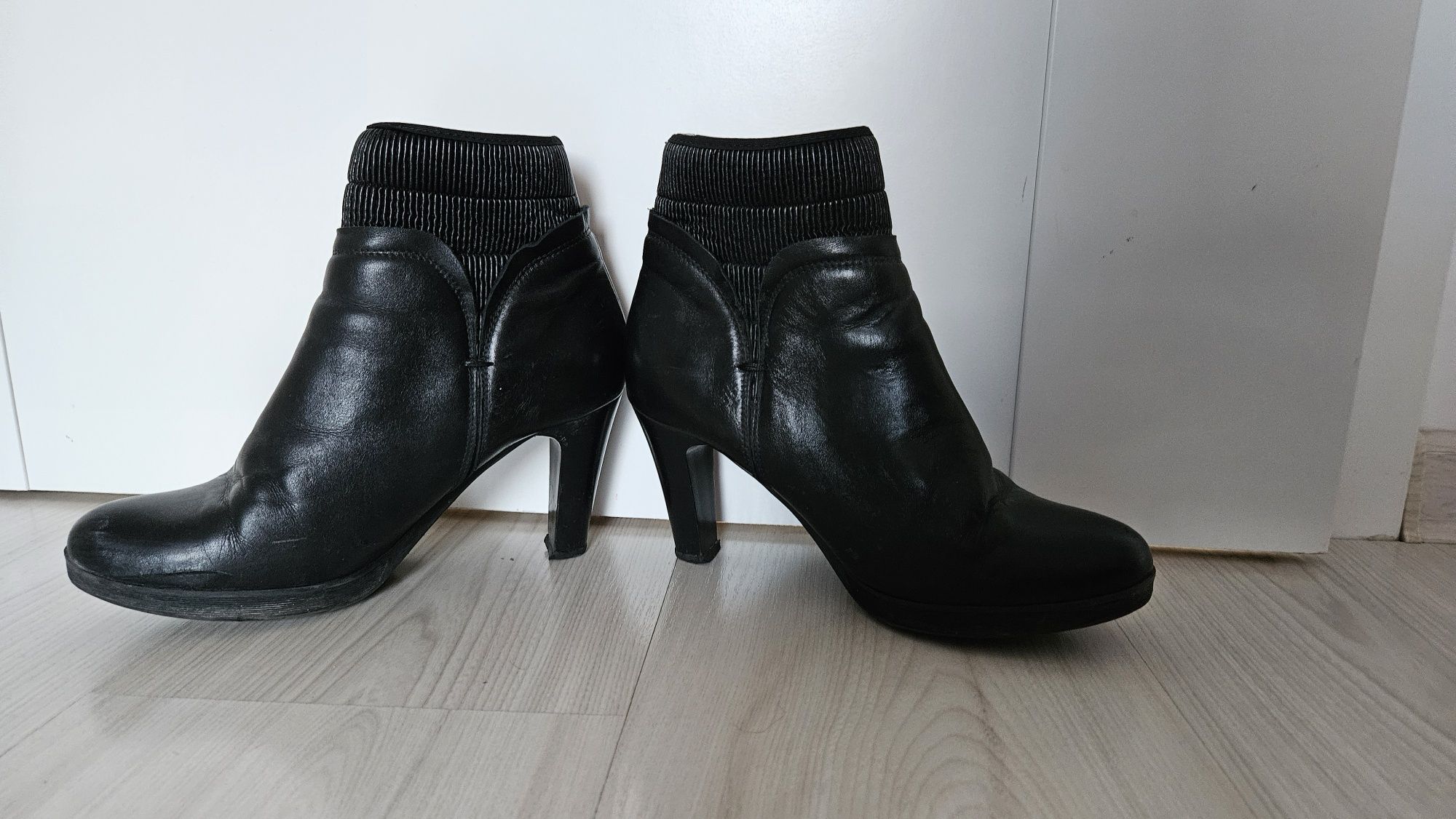 Czarne skórzane buty na obcasie Wojas Lasocki 38 botki kozaki