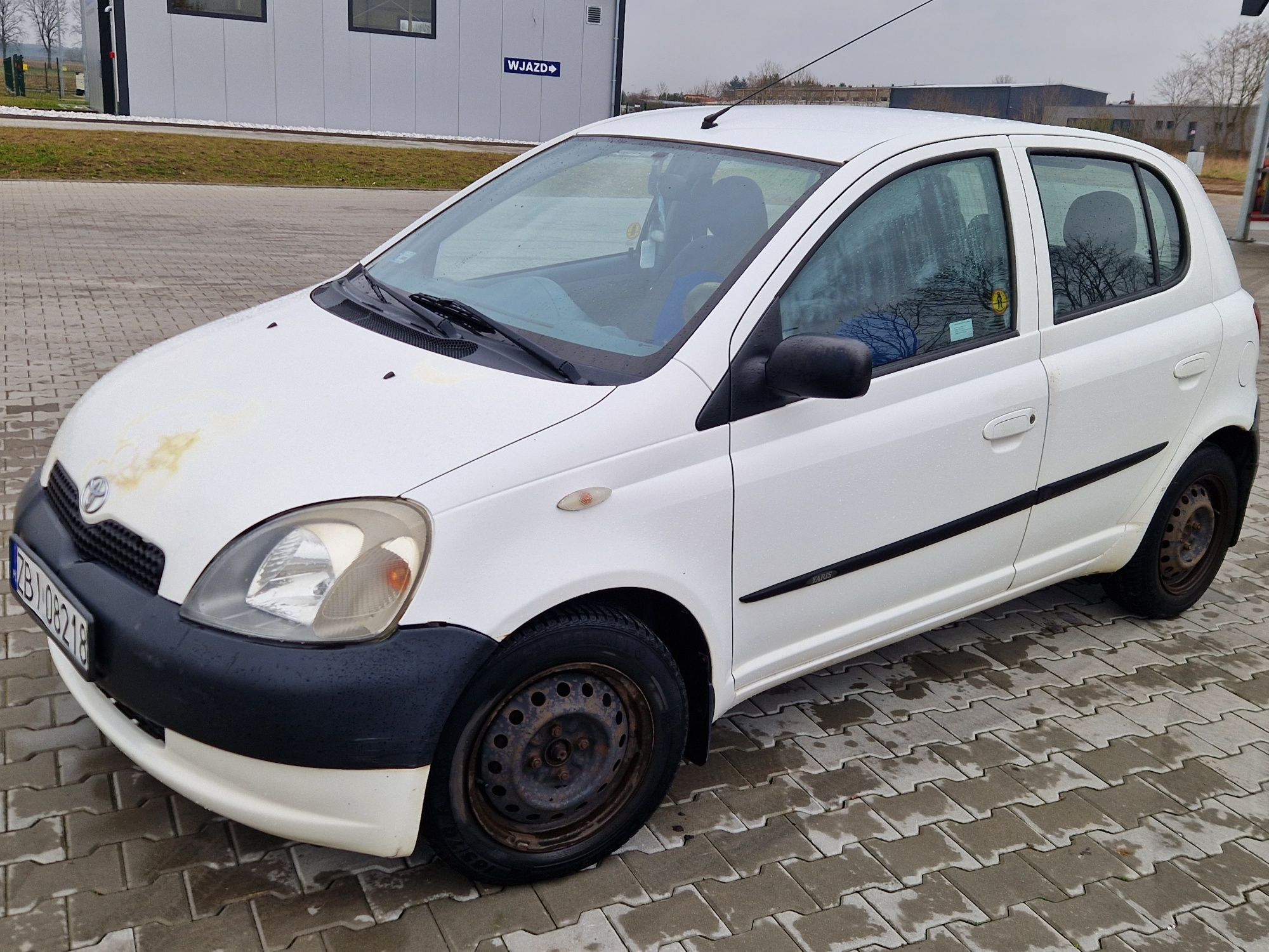 Toyota Yaris 1.0 * 5 drzwi .