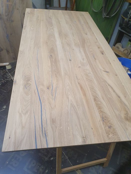 Blat dębowy z czarną żywicą